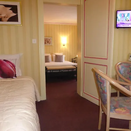Logis Hostellerie Saint Louis Bollezeele Buitenkant foto