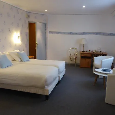 Logis Hostellerie Saint Louis Bollezeele Buitenkant foto