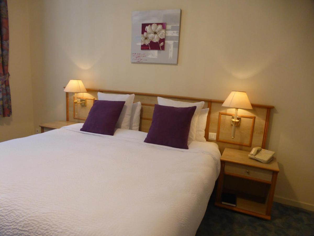 Logis - Saint-louis & Restaurant Pauze 3*
