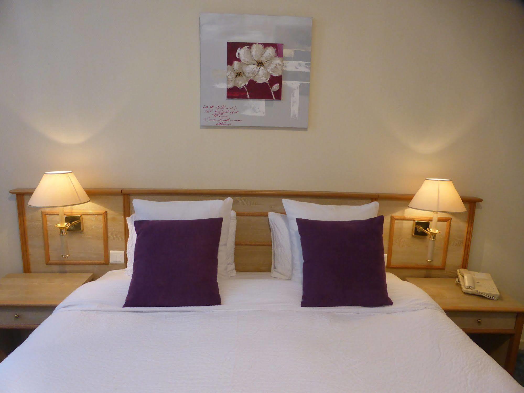 Logis Saint Louis Hotel